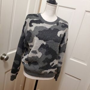 Lucky Brand Camo Print Knit Sweater size Medium